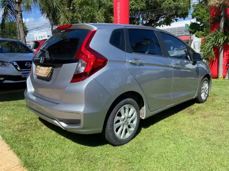 Honda FIT Prata 3