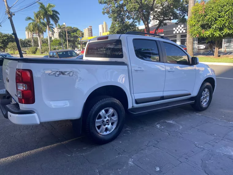 Chevrolet S10 Branco 34