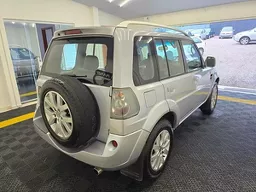 Mitsubishi Pajero TR4