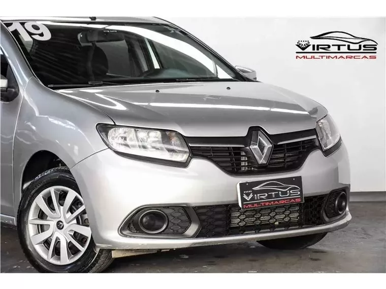 Renault Sandero Prata 14