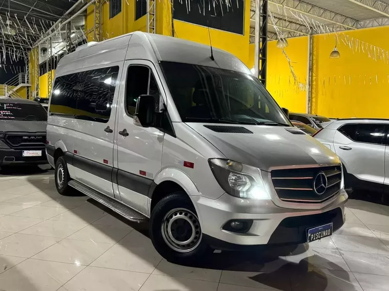 Mercedes-benz Sprinter Prata 3