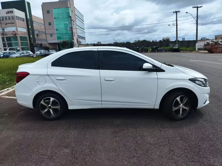 Chevrolet Prisma Branco 3