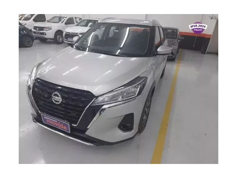 Nissan Kicks Prata 6