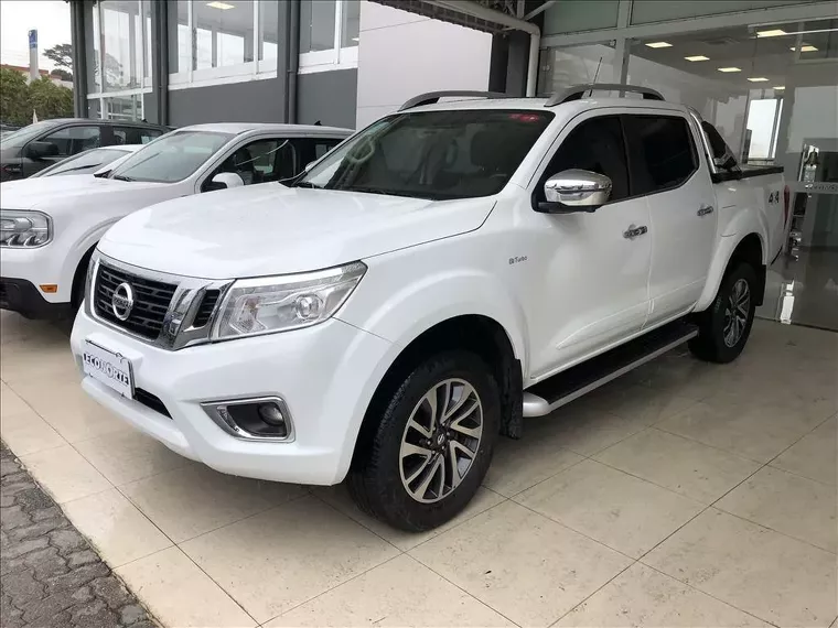 Nissan Frontier Branco 2