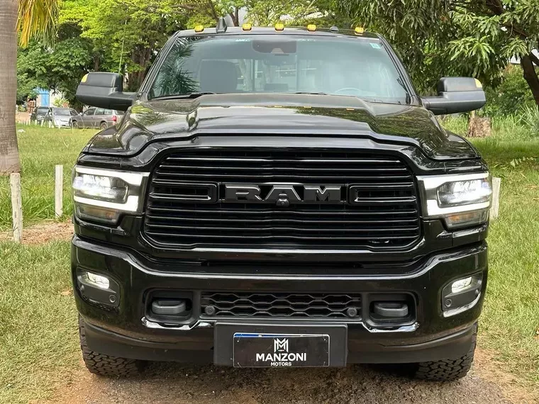 RAM 2500 Preto 14