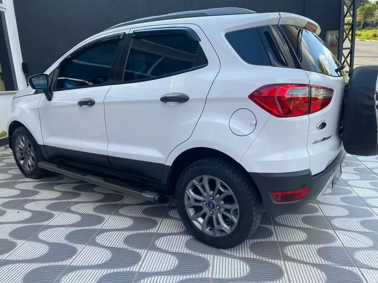 Ford Ecosport Branco 9