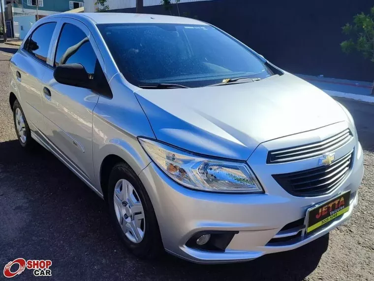 Chevrolet Onix Prata 8