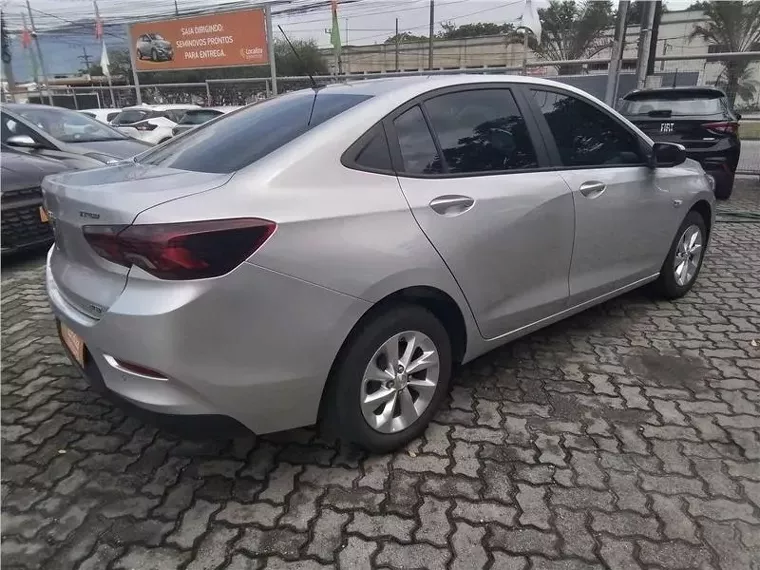 Chevrolet Onix Prata 9