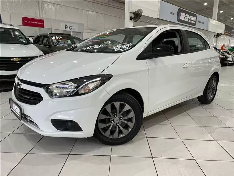 Chevrolet Onix Branco 8