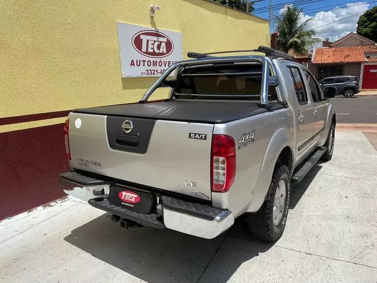 Nissan Frontier Prata 2