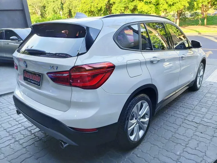 BMW X1 Branco 11