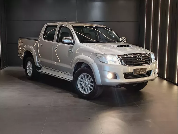 Toyota Hilux Prata 20