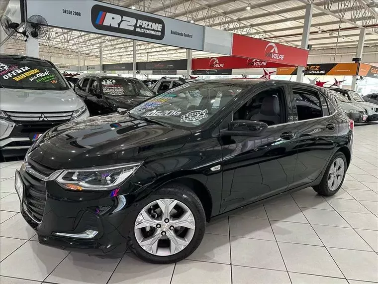 Chevrolet Onix Preto 1