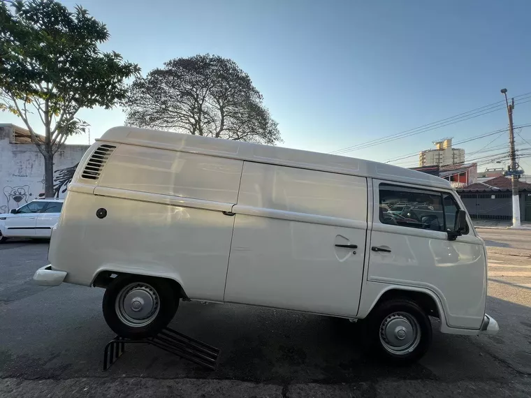 Volkswagen Kombi Branco 2