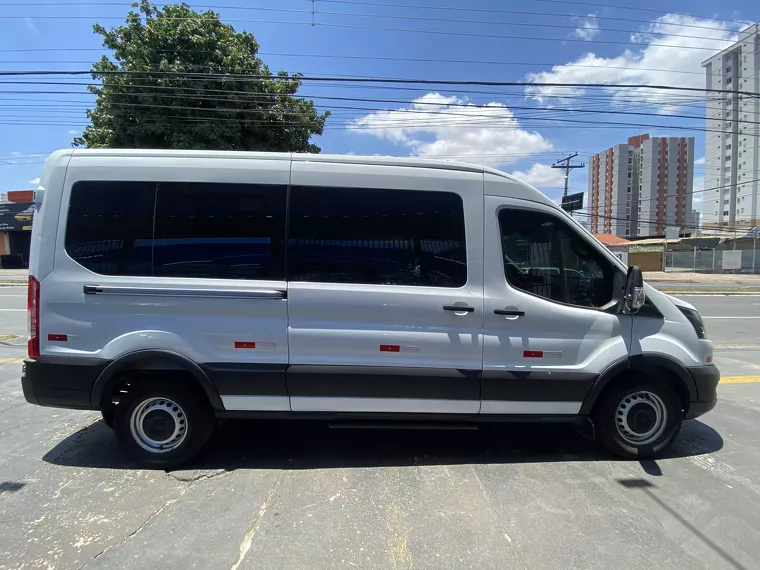 Ford Transit Branco 10