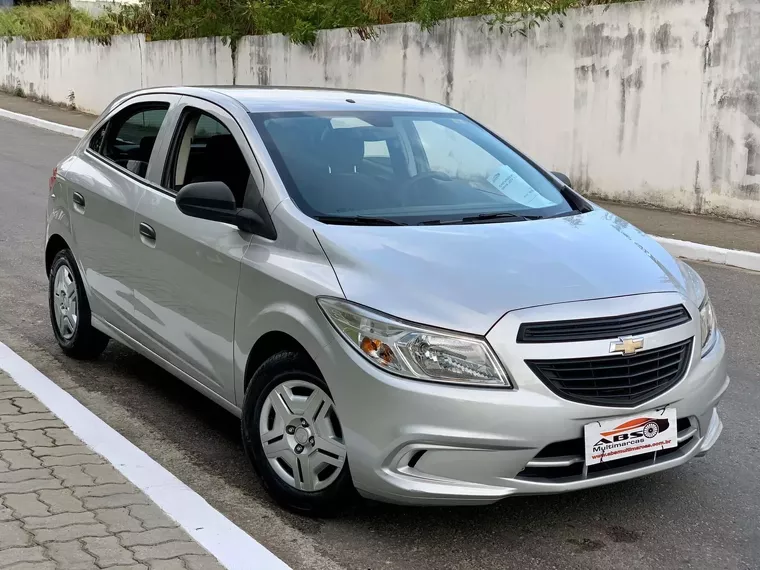 Chevrolet Onix Prata 6