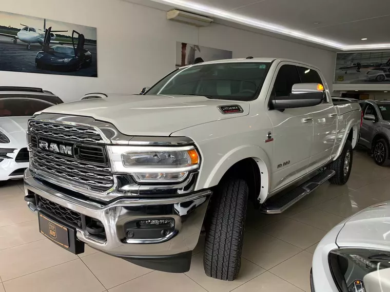 RAM 2500 Branco 1