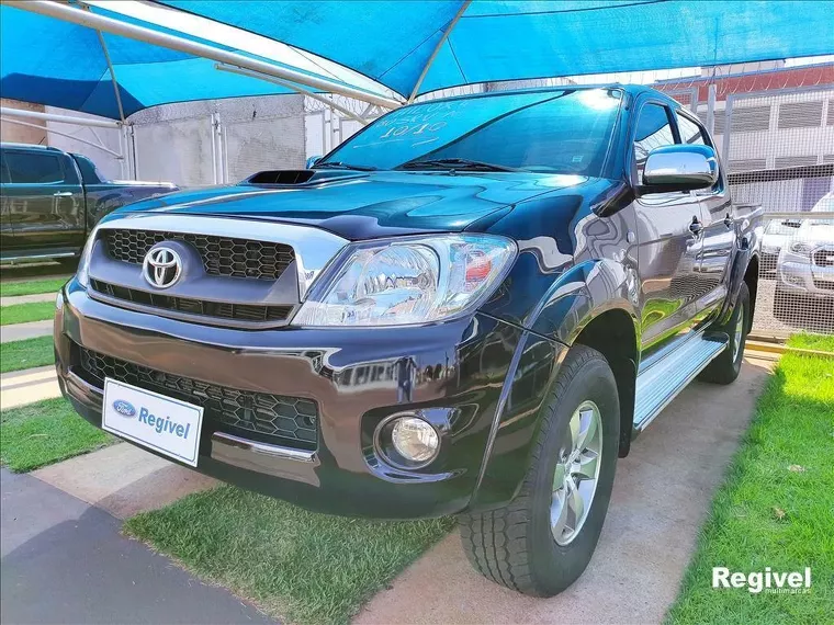 Toyota Hilux Preto 9