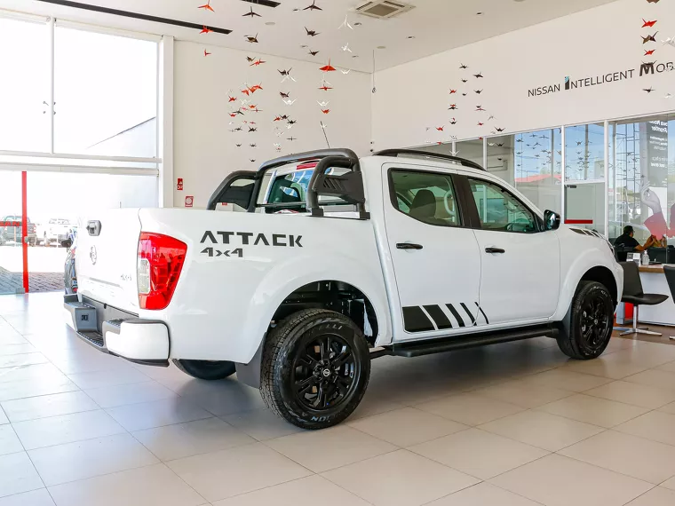 Nissan Frontier Branco 12