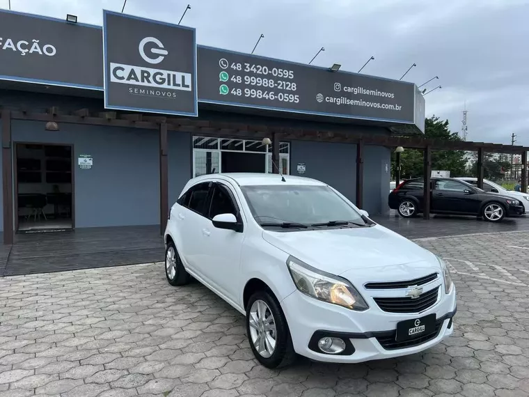 Chevrolet Agile Branco 4