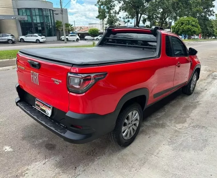 Fiat Strada Vermelho 1