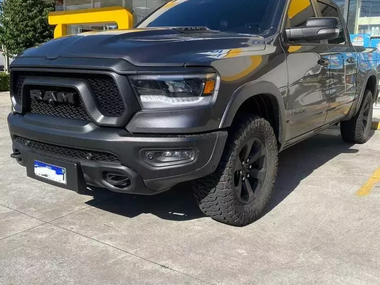 RAM 1500 Cinza 4