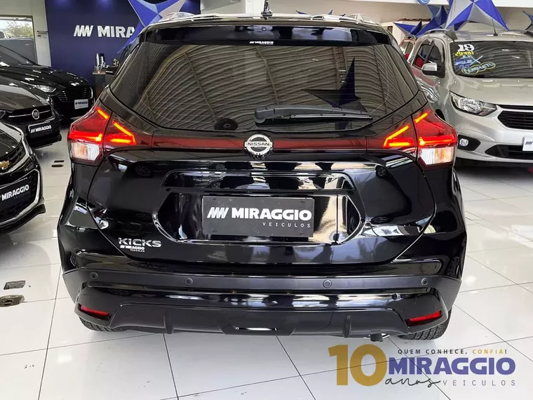 Nissan Kicks Preto 3