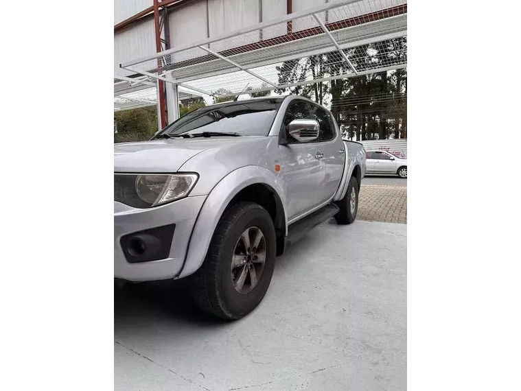 Mitsubishi L200 Triton Prata 12