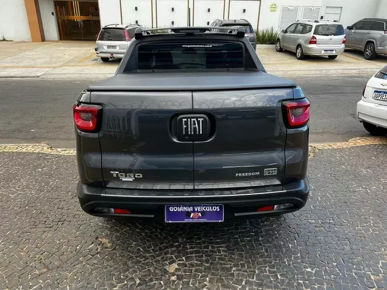 Fiat Toro Cinza 3