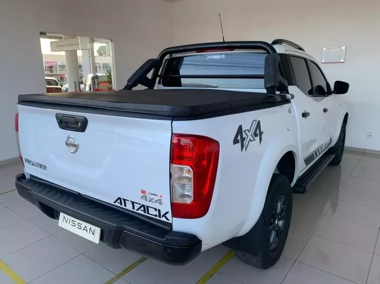 Nissan Frontier Branco 3