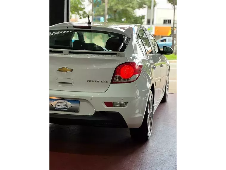 Chevrolet Cruze Branco 14