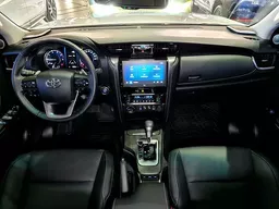 Toyota Hilux SW4