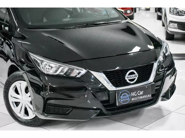 Nissan Versa Preto 17