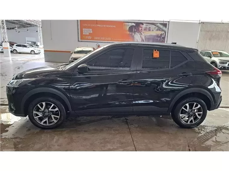 Nissan Kicks Preto 2