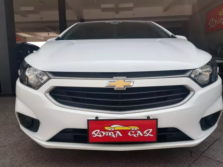 Chevrolet Prisma Branco 7