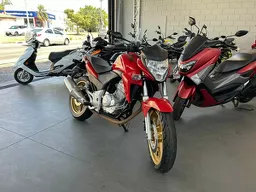 CB 300