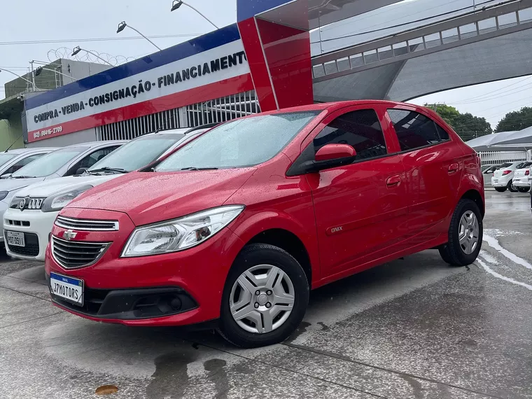 Chevrolet Onix Vermelho 1