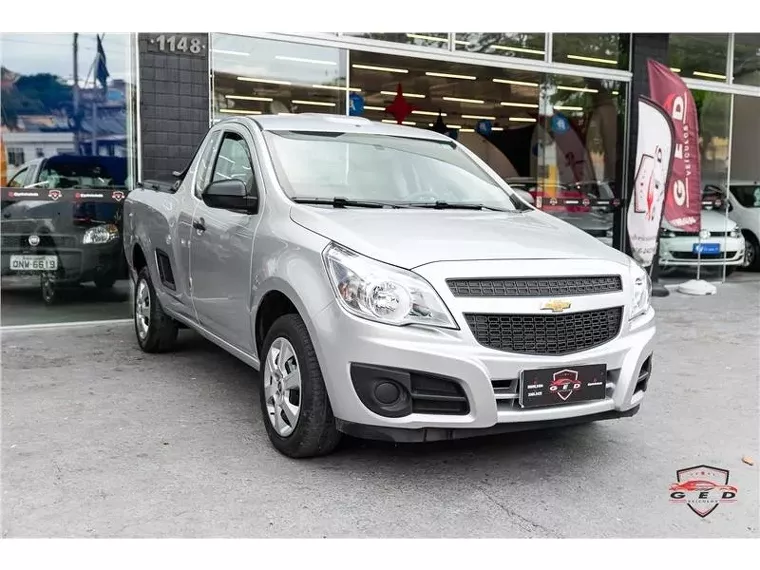 Chevrolet Montana Prata 11