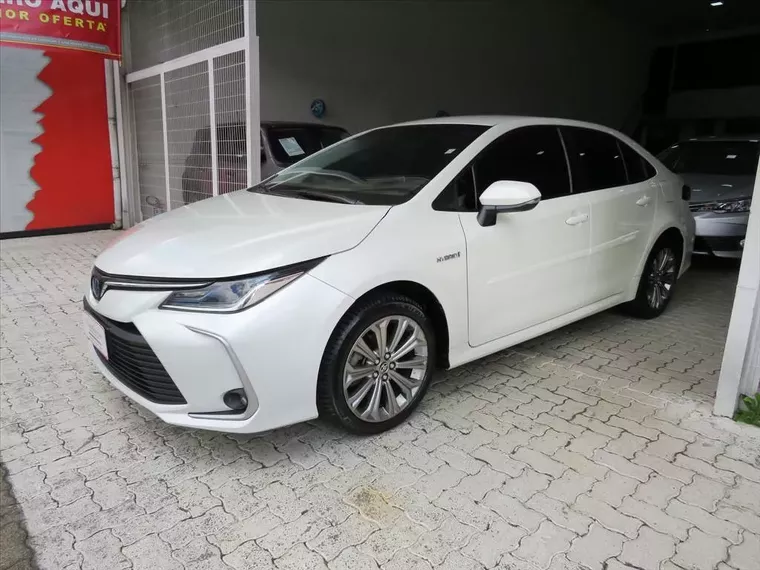 Toyota Corolla Branco 5