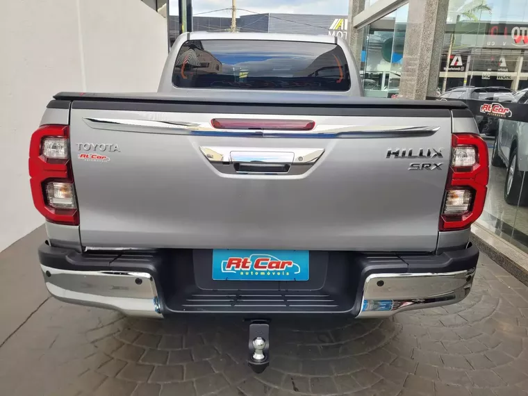 Toyota Hilux Prata 5