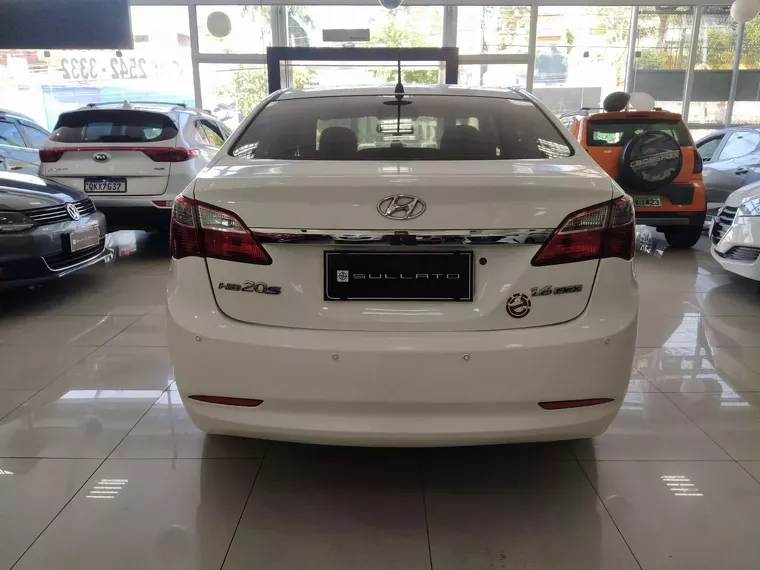 Hyundai HB20S Branco 14