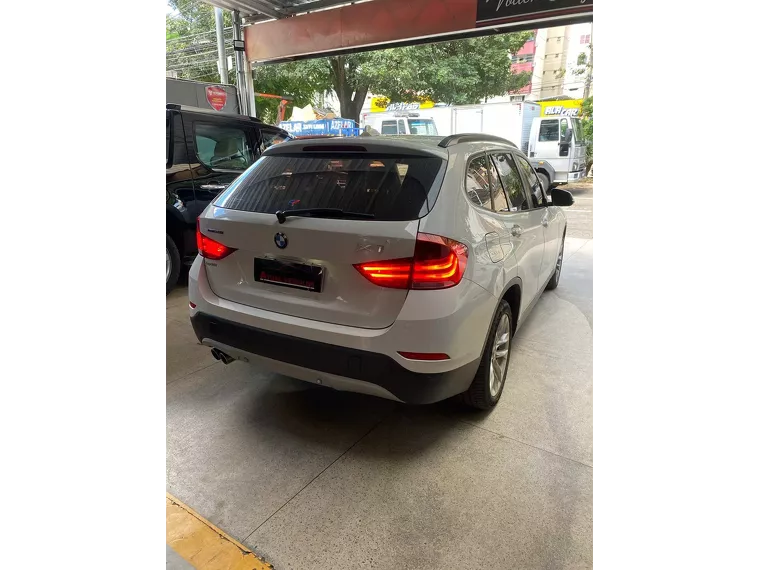 BMW X1 Branco 3