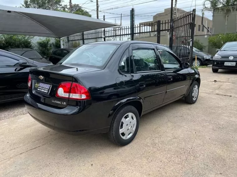 Chevrolet Classic Preto 9