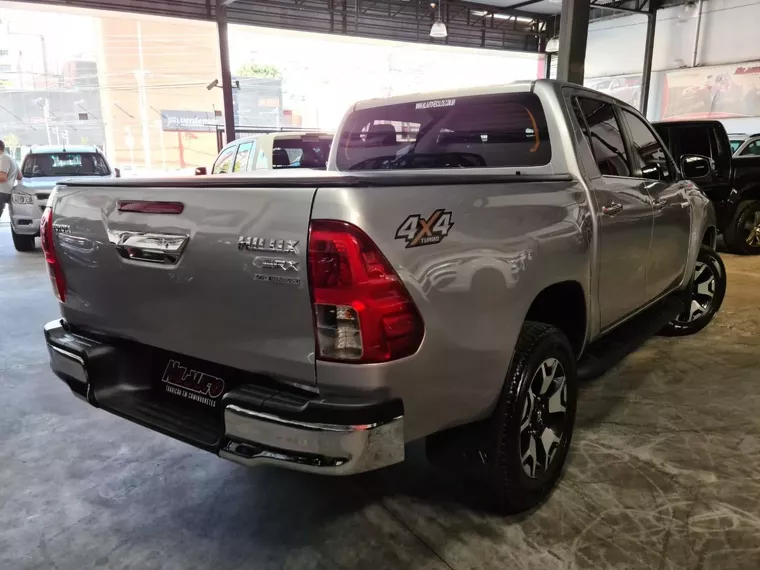 Toyota Hilux Prata 6