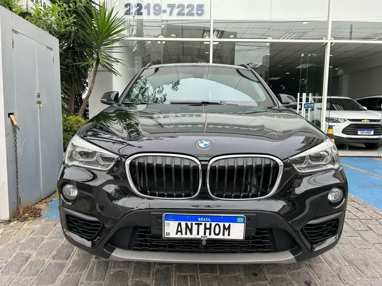 BMW X1 Preto 3