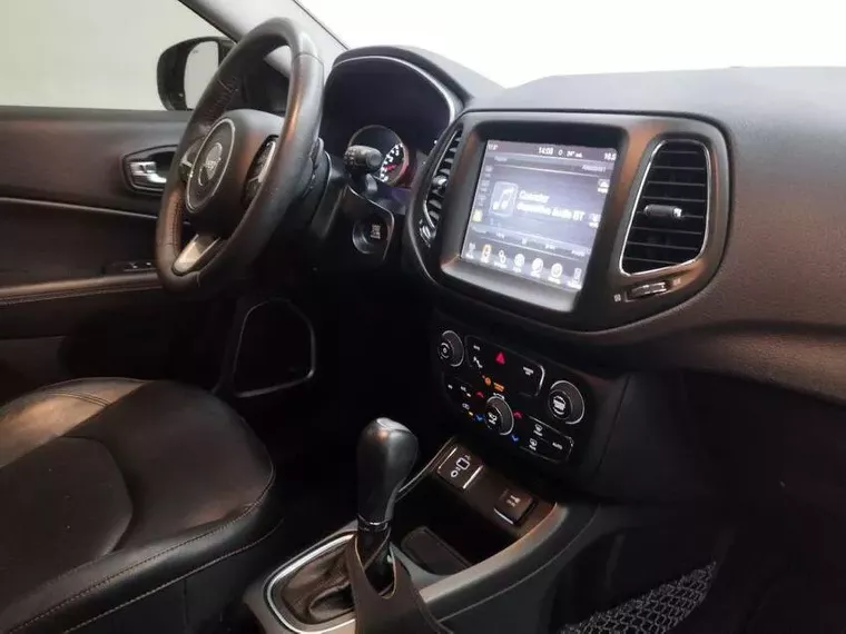 Jeep Compass Branco 18