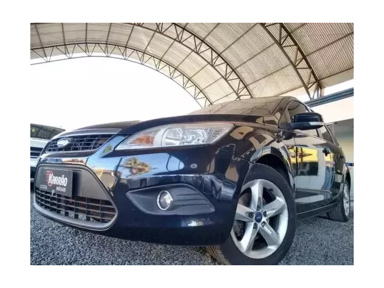 Ford Focus Preto 6