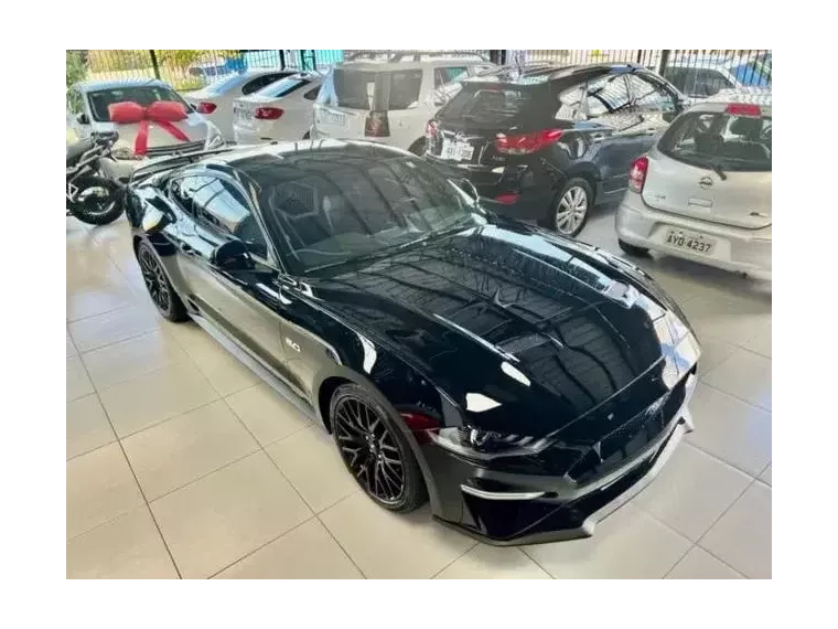 Ford Mustang Preto 4