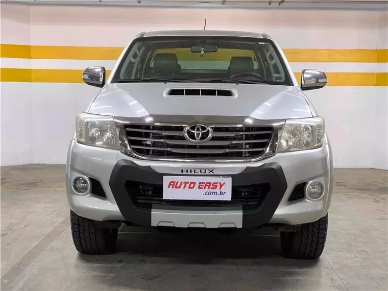 Toyota Hilux Prata 17