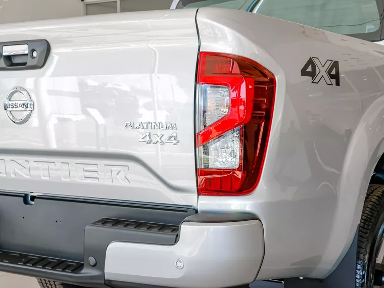 Nissan Frontier Prata 9